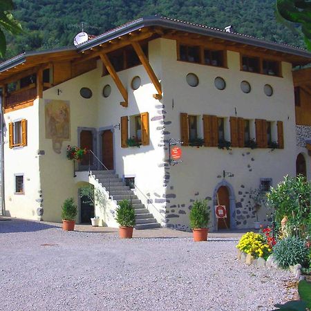 Locanda Borgo Chiese Castel Condino Exteriör bild
