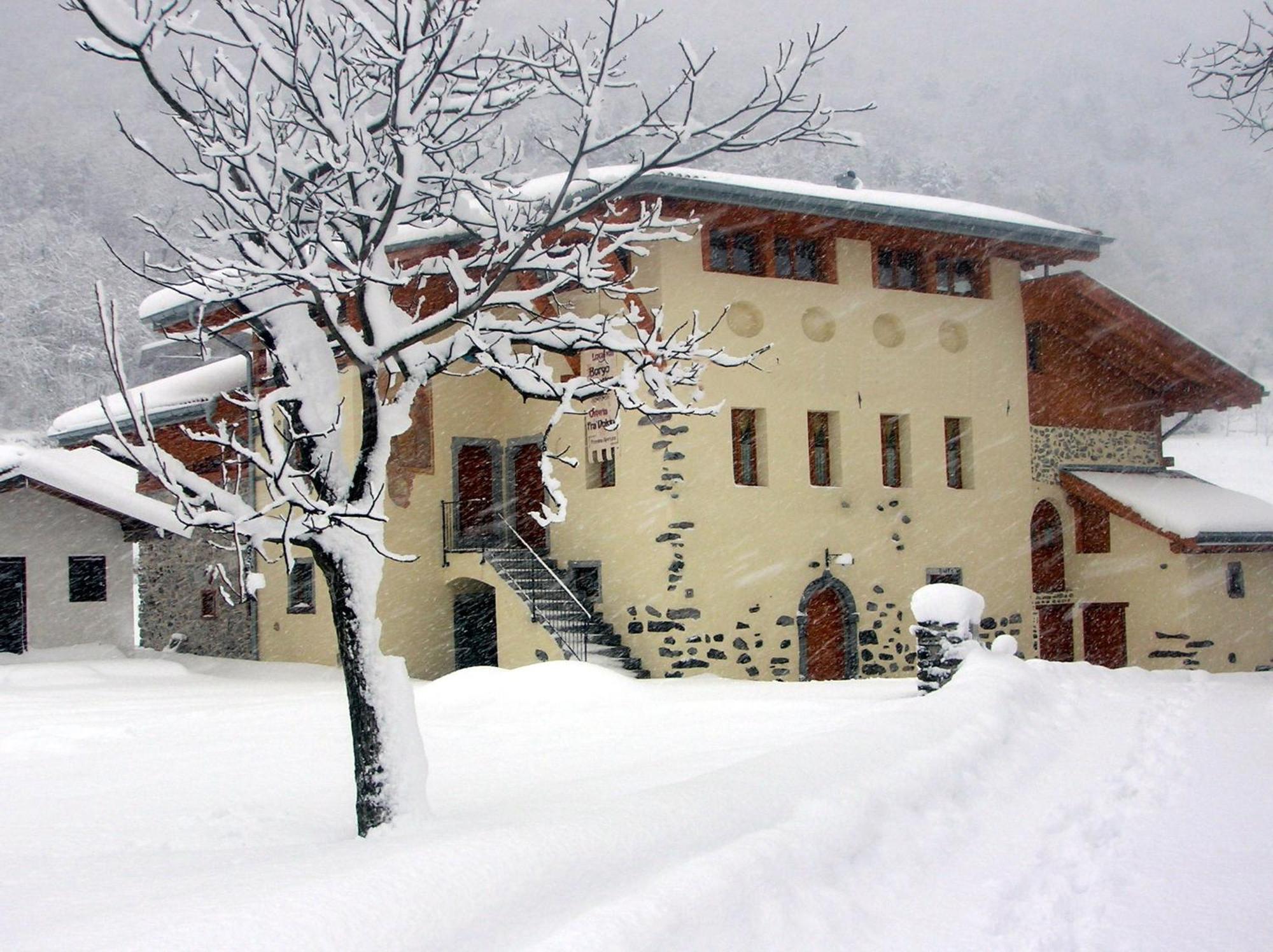 Locanda Borgo Chiese Castel Condino Exteriör bild