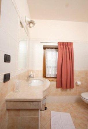 Locanda Borgo Chiese Castel Condino Rum bild